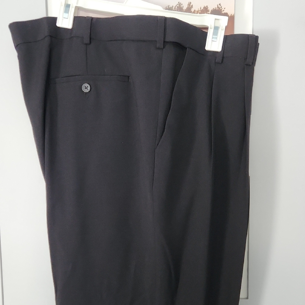 Van Heusen Men's Classic Black Dress Pants, Size 48W And 29L. - Picture 4 of 14